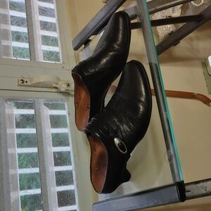 Think! Black Leather Clogs 36 (5.5-6)